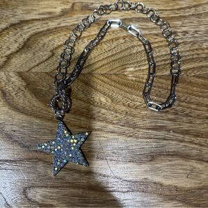 New gorgeous huge star pendant necklace.